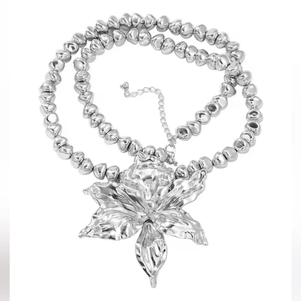Zara Maxi flower statement necklace